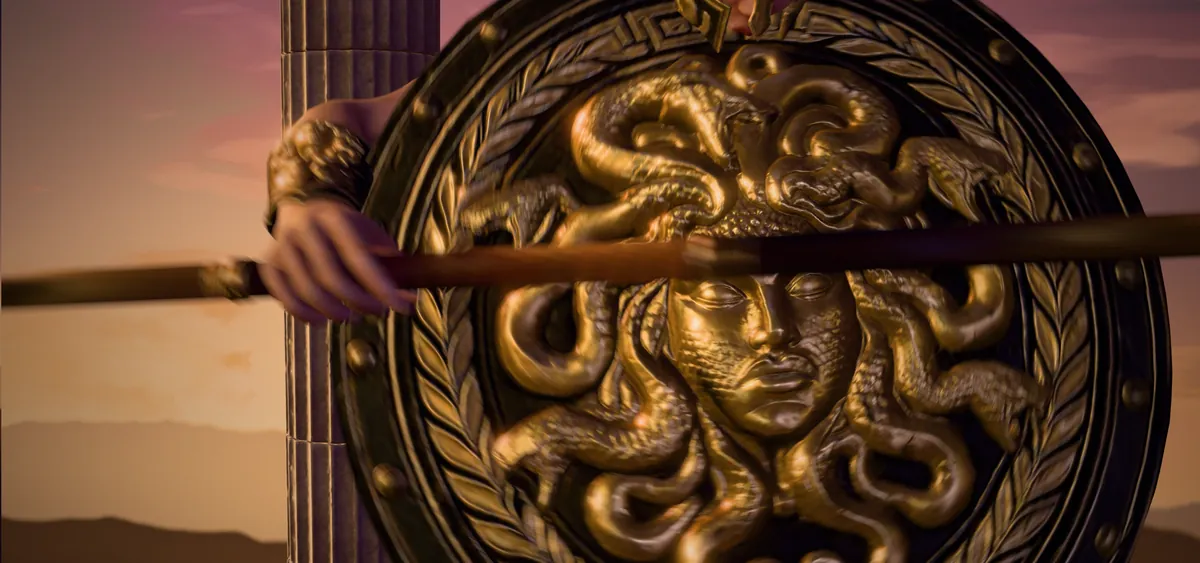 雅典娜降臨觸發免費遊戲:雅典娜舉起梅杜莎神盾,盾上金色的梅杜莎浮雕特寫